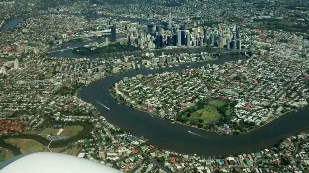 Blick von oben auf die City von Brisbane.